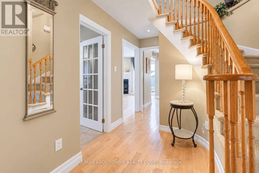 3668 Colonial Drive — photo 5 of 40