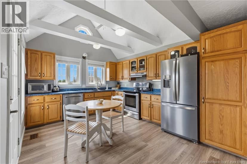 12 Thaddee Street — photo 17 of 40