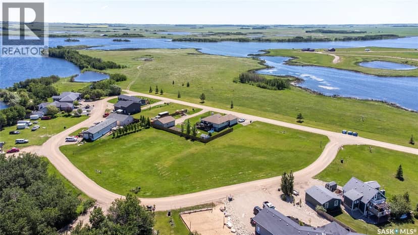 10 Humboldt Lake CRESCENT — photo 28 of 40