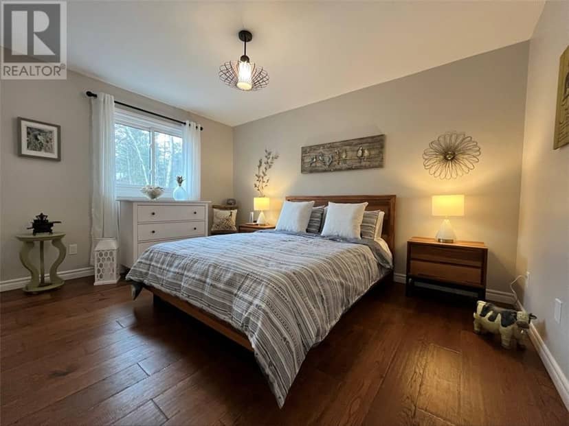 75 Curry Point — photo 12 of 28
