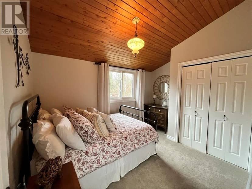 75 Curry Point — photo 14 of 28