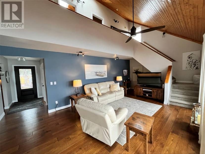75 Curry Point — photo 7 of 28