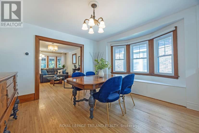 8 McKenzie Avenue — photo 12 of 37