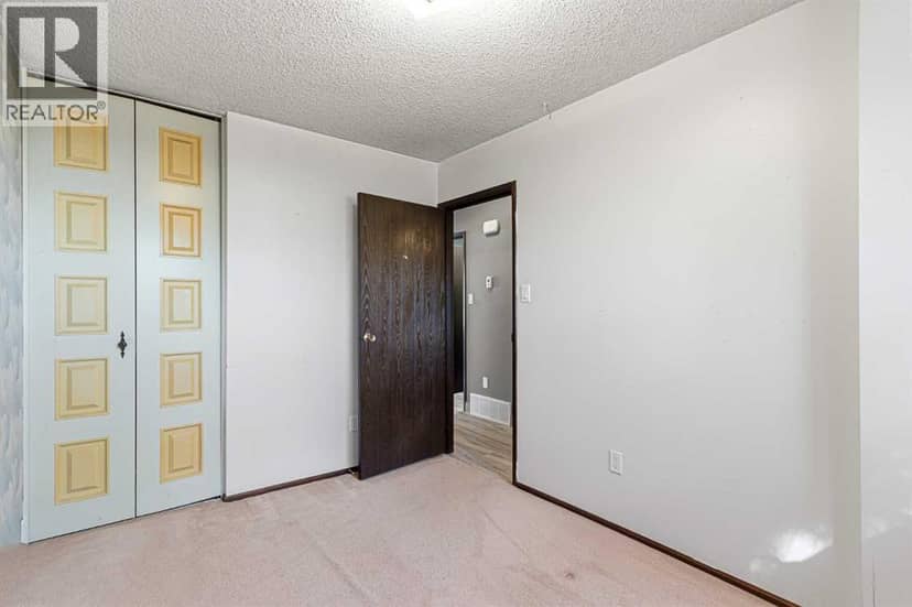3305 55 Avenue — photo 14 of 38
