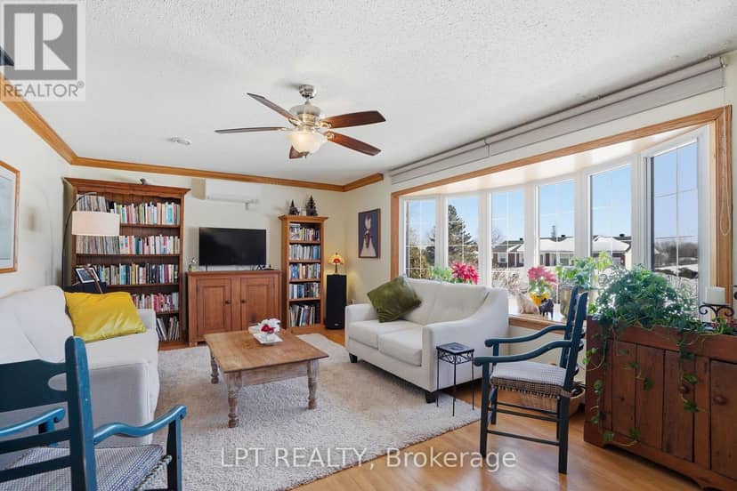10 Orchard Street, Champlain, photo 8