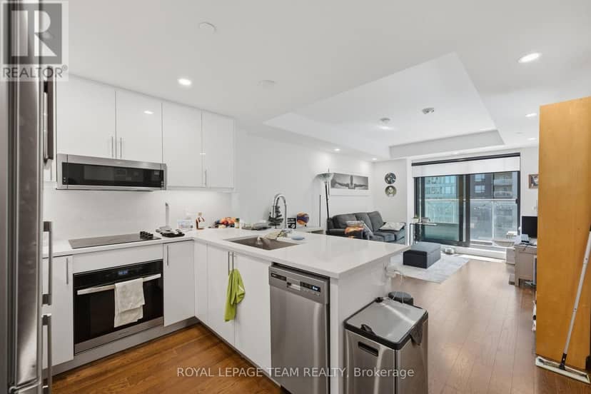 1409 - 180 George Street — photo 13 of 24