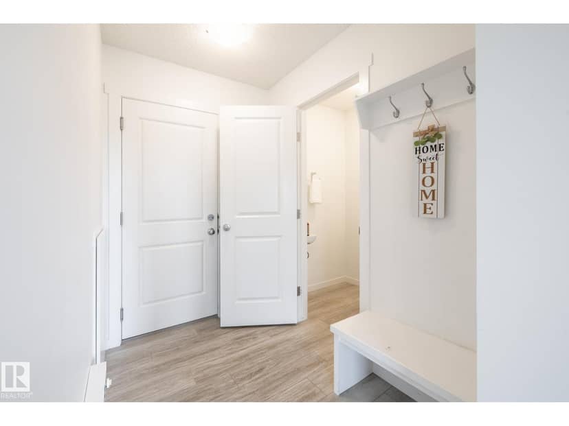19216 27 AV NW — photo 13 of 39