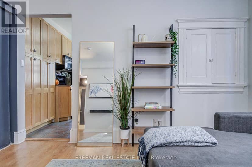 468 Markham Street — photo 12 of 40