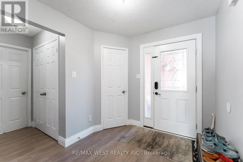 19 Moore Place, Barrie, photo 3