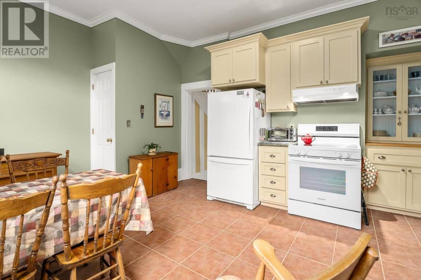 2365 Agricola Street — photo 10 of 34