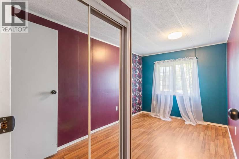 4809 26 Street — photo 17 of 40