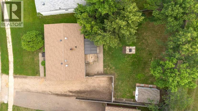 4809 26 Street — photo 38 of 40