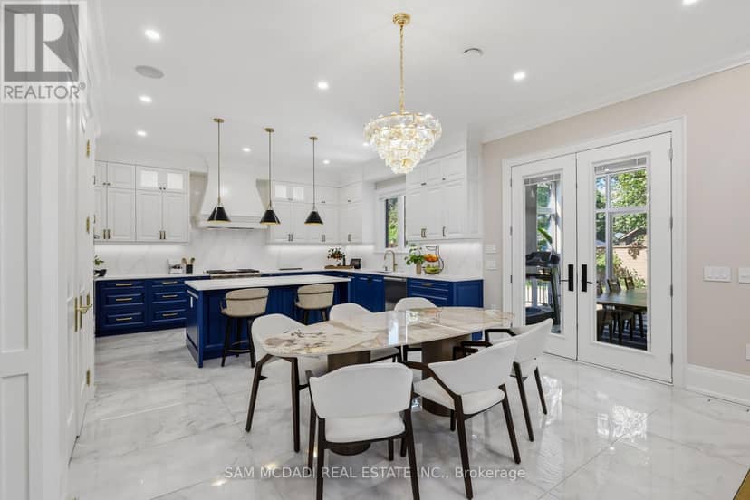 403 Willis Drive — photo 10 of 40
