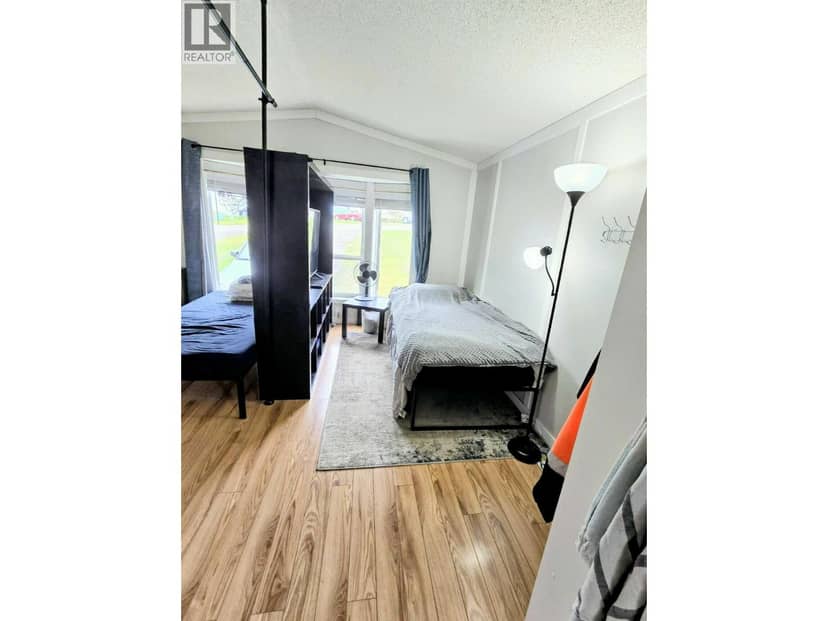 21 Champlain Place, Elkford, photo 5