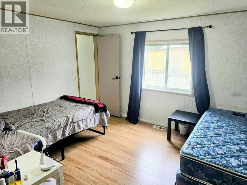 21 Champlain Place, Elkford, photo 7