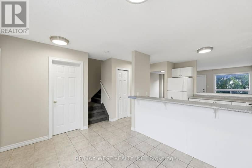 11 - 600 Sarnia Road — photo 8 of 37
