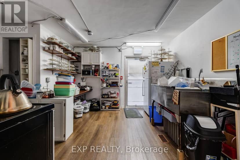241 Grand Avenue E — photo 18 of 34