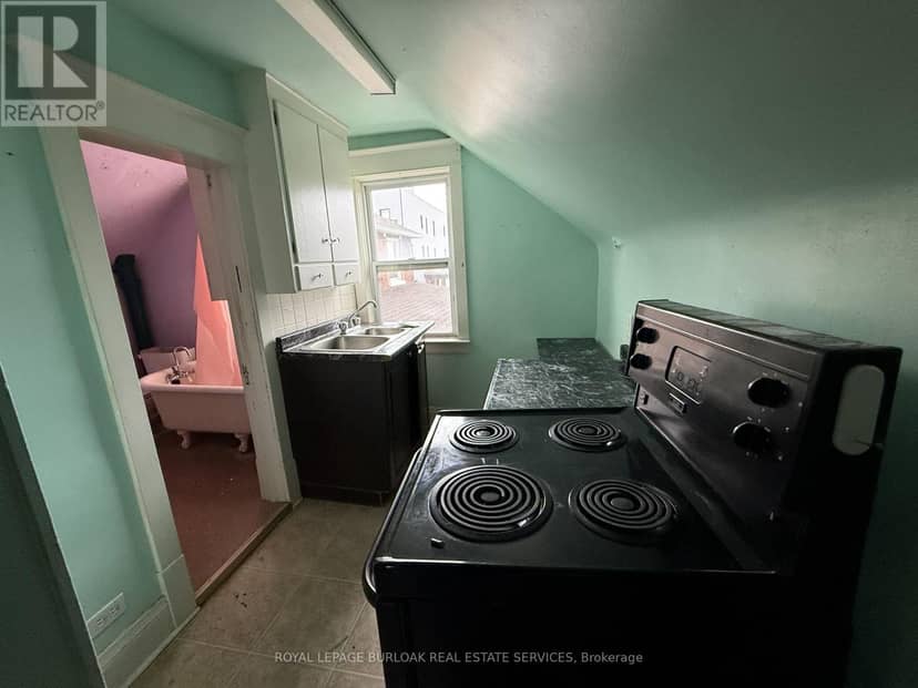 169 Huron Street — photo 12 of 18