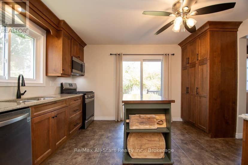 1118 Huntington Circle — photo 12 of 40