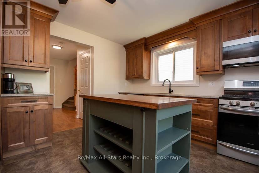 1118 Huntington Circle — photo 13 of 40