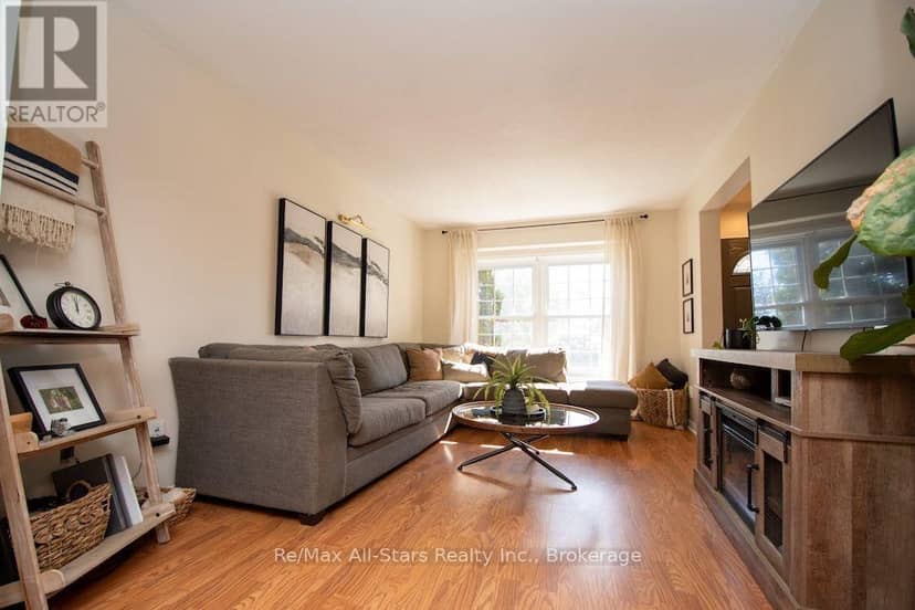 1118 Huntington Circle, Peterborough, photo 6