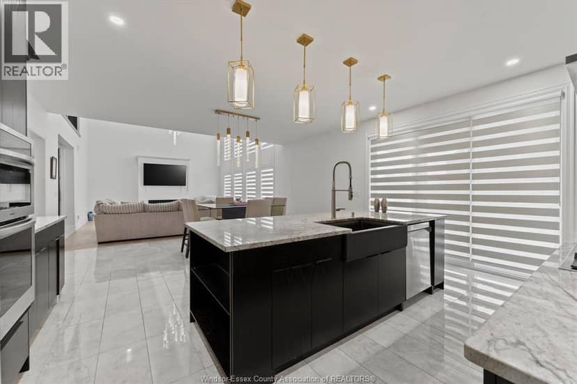 570 Orchards Crescent — photo 10 of 37