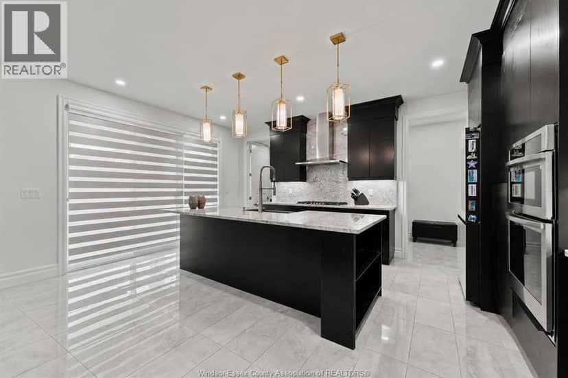 570 Orchards Crescent — photo 7 of 37