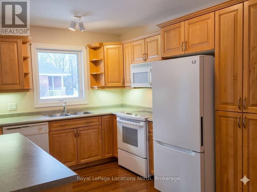 23 - 275 Huron Street — photo 17 of 40