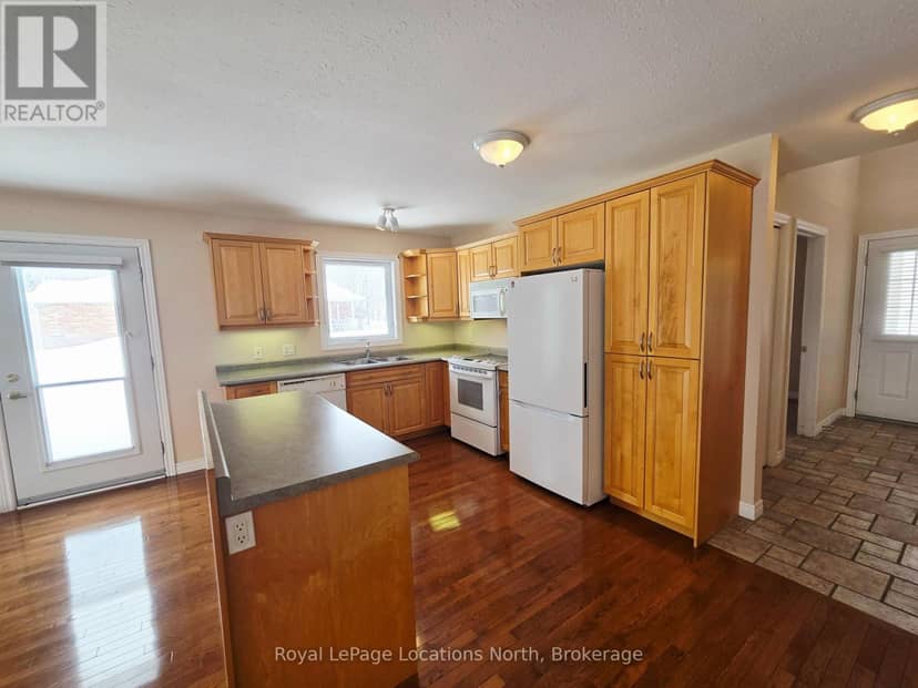 23 - 275 Huron Street — photo 19 of 40