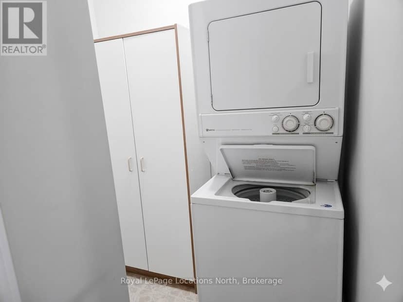 23 - 275 Huron Street — photo 27 of 40