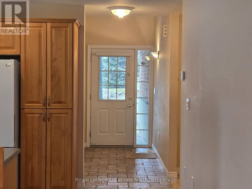 23 - 275 Huron Street — photo 9 of 40