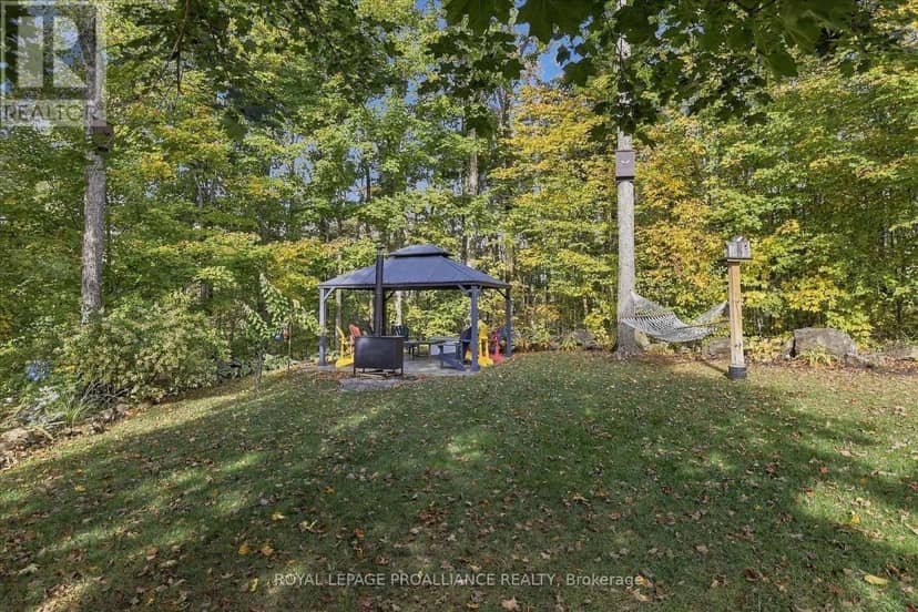 139 Lakeland Avenue S — photo 33 of 40