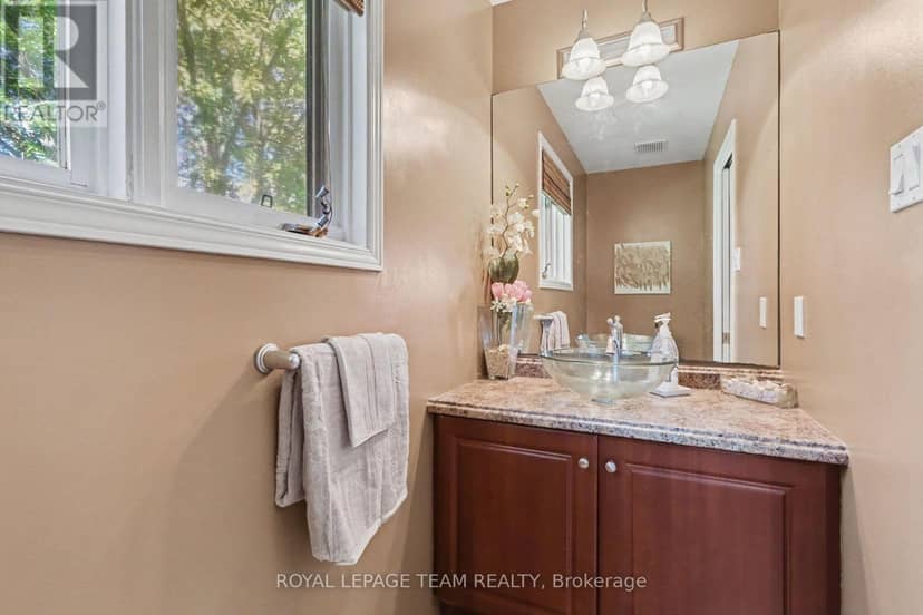 42 Colonel Drive — photo 18 of 40