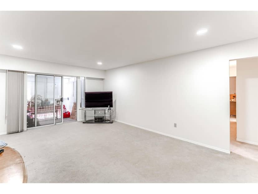 244 32691 GARIBALDI DRIVE, Abbotsford, photo 3