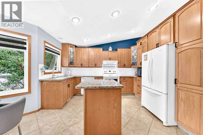 36 Chinook Crescent — photo 13 of 40