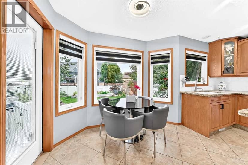 36 Chinook Crescent — photo 16 of 40