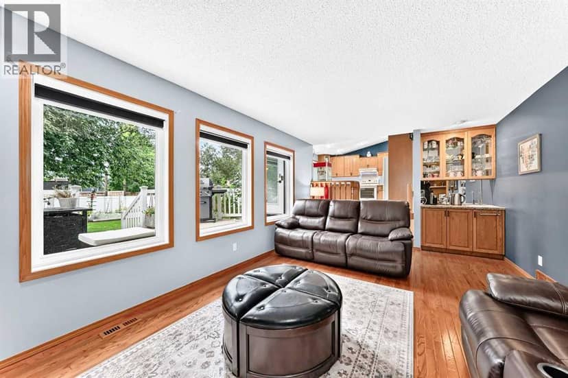 36 Chinook Crescent — photo 19 of 40