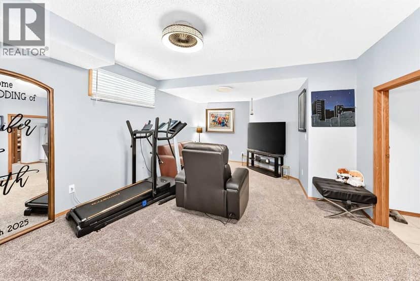 36 Chinook Crescent — photo 36 of 40