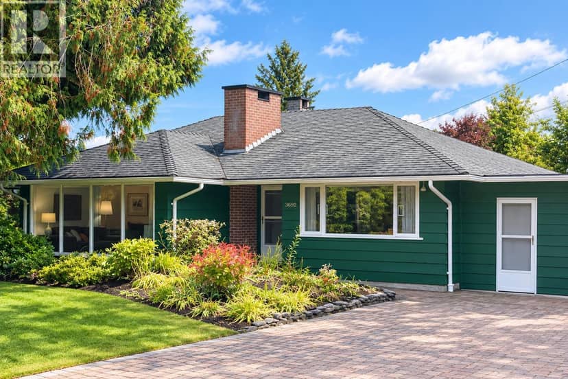 3692 SUNNYCREST DRIVE, North Vancouver