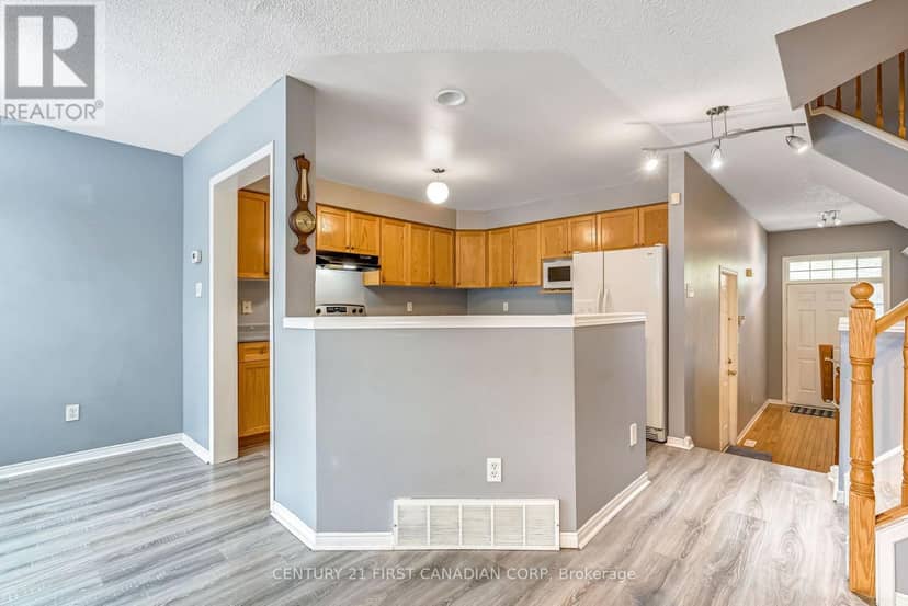 22 - 185 North Centre Road — photo 14 of 40