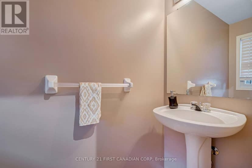 22 - 185 North Centre Road — photo 19 of 40