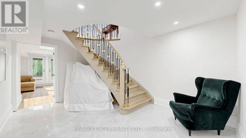 2B Trinity Crescent — photo 36 of 40