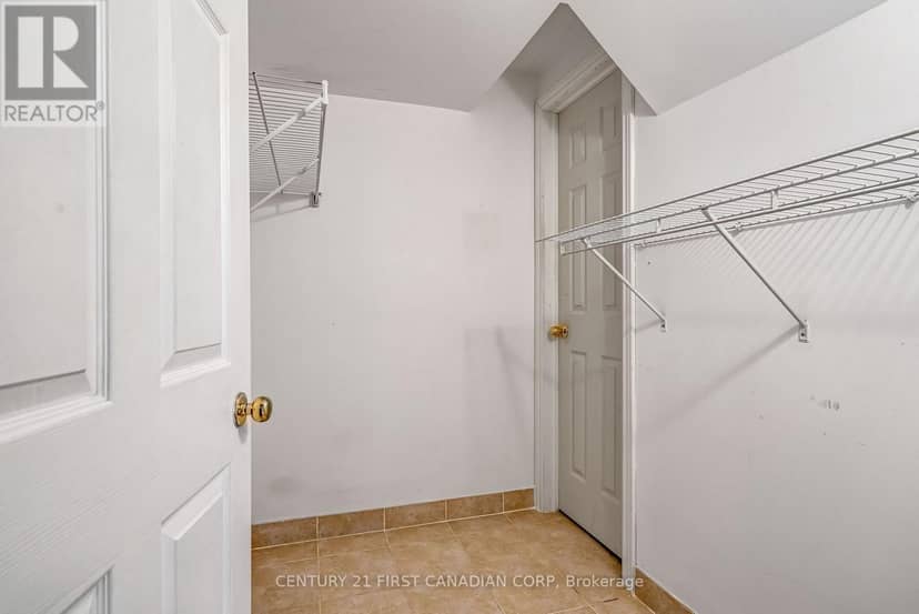 22 - 185 North Centre Road — photo 35 of 40