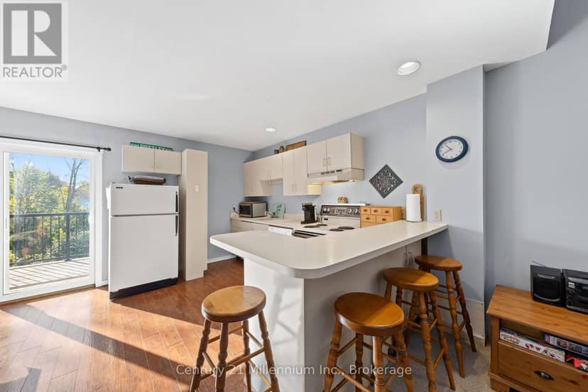 7 - 467 Oxbow Crescent — photo 10 of 36