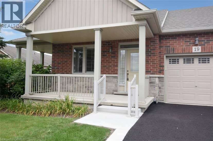 19 STICKLAND Lane — photo 2 of 40