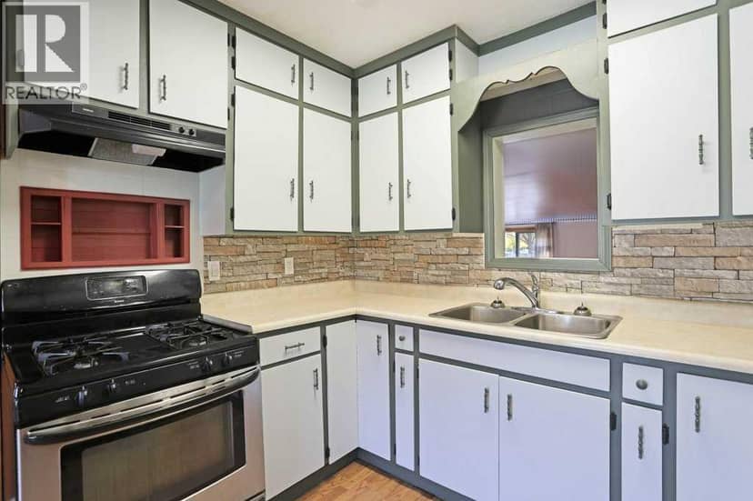 222 Centre Street — photo 14 of 36