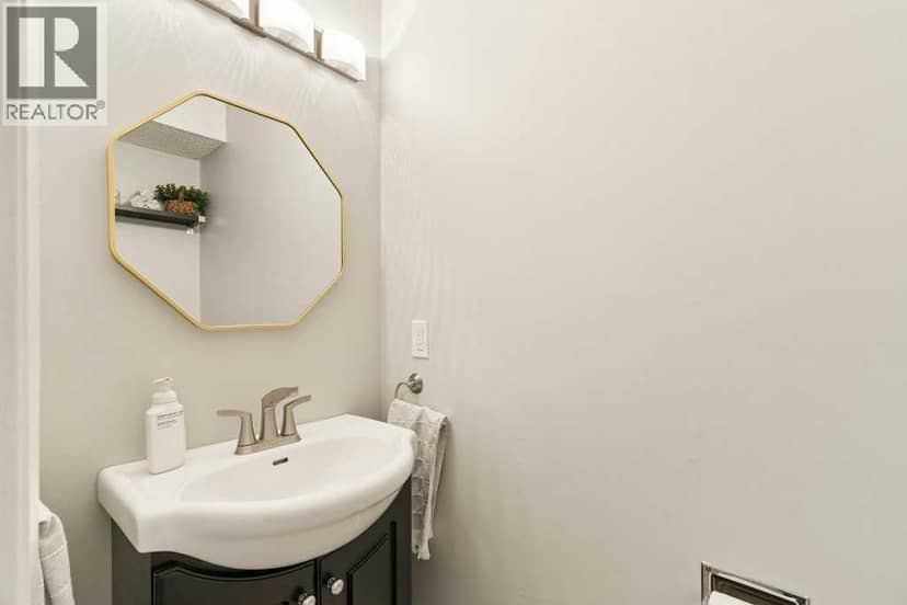 80, 23 Glamis Drive SW, Calgary, photo 4
