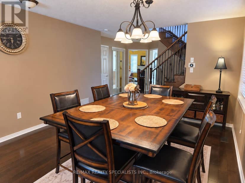 482 Grant Way — photo 3 of 27