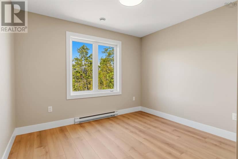 L043B 67 Lew Crescent — photo 19 of 31