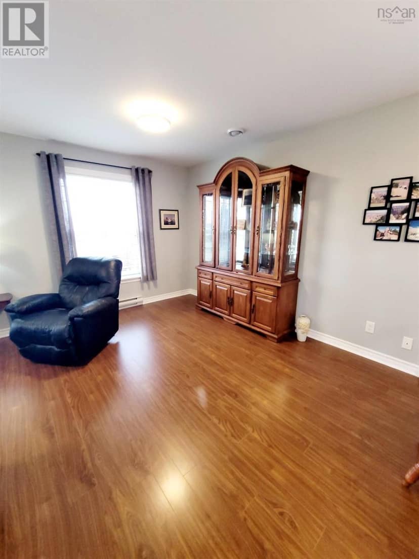28 Pleasant Street — photo 15 of 30